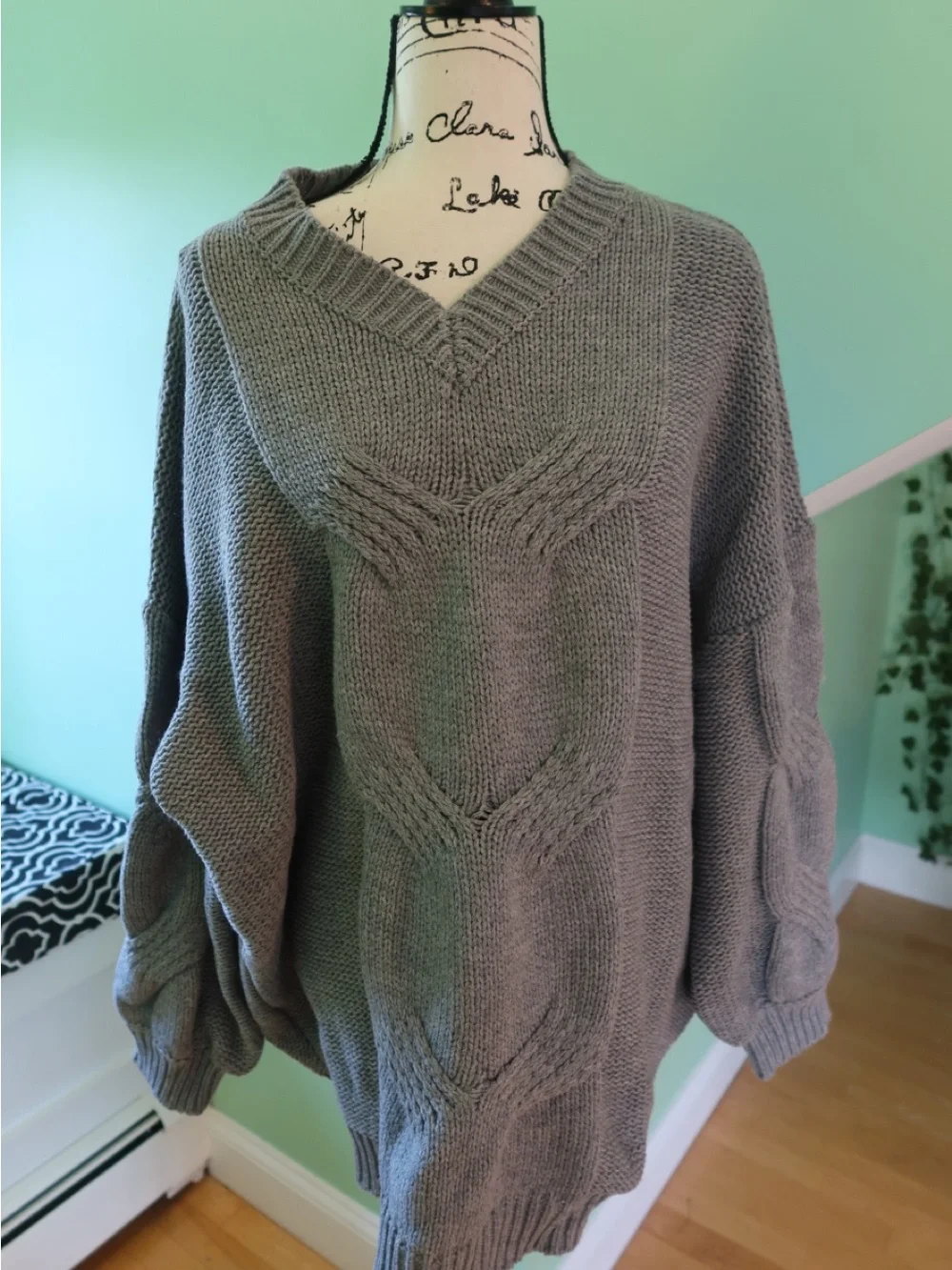 Relaxed V-Neck Cable Sweater dress - Gray
